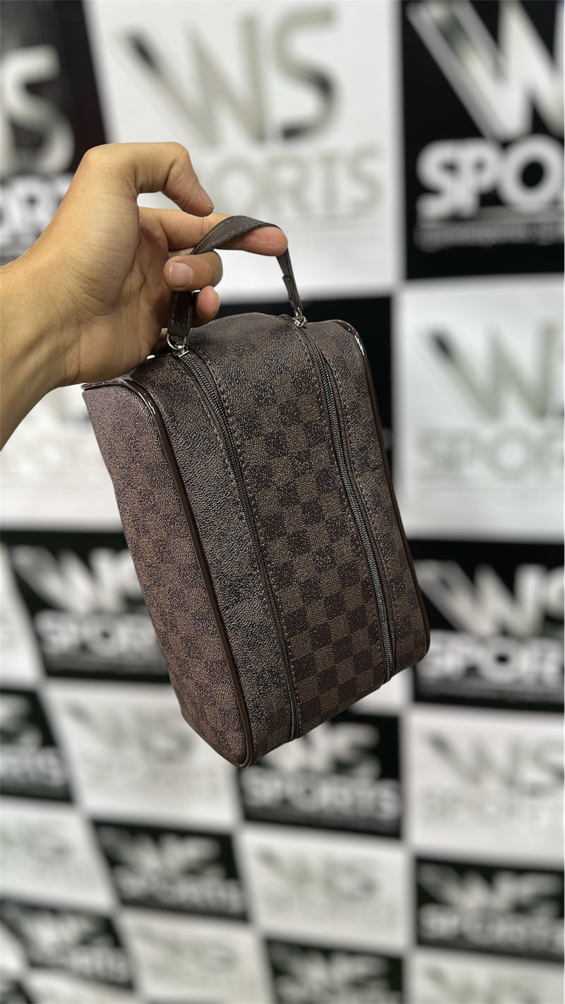 Necessárie em Couro